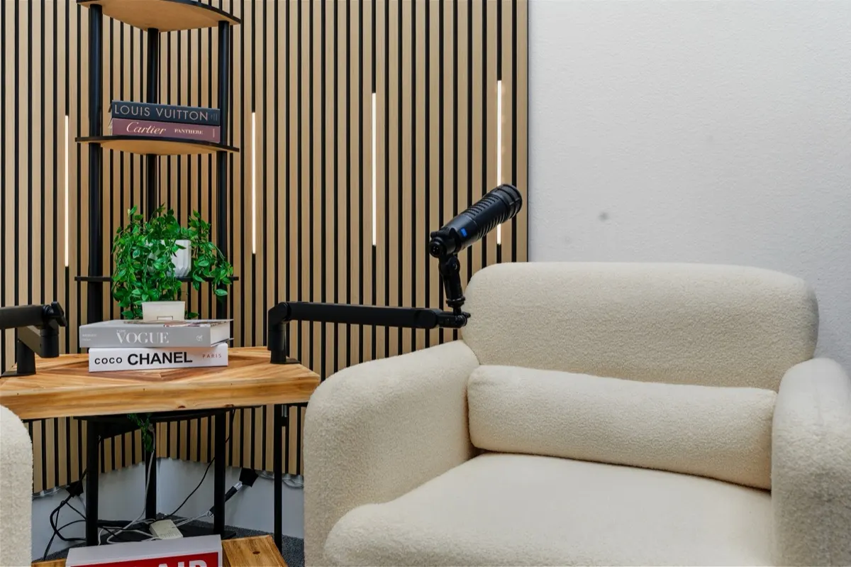 Cozy Corner 4