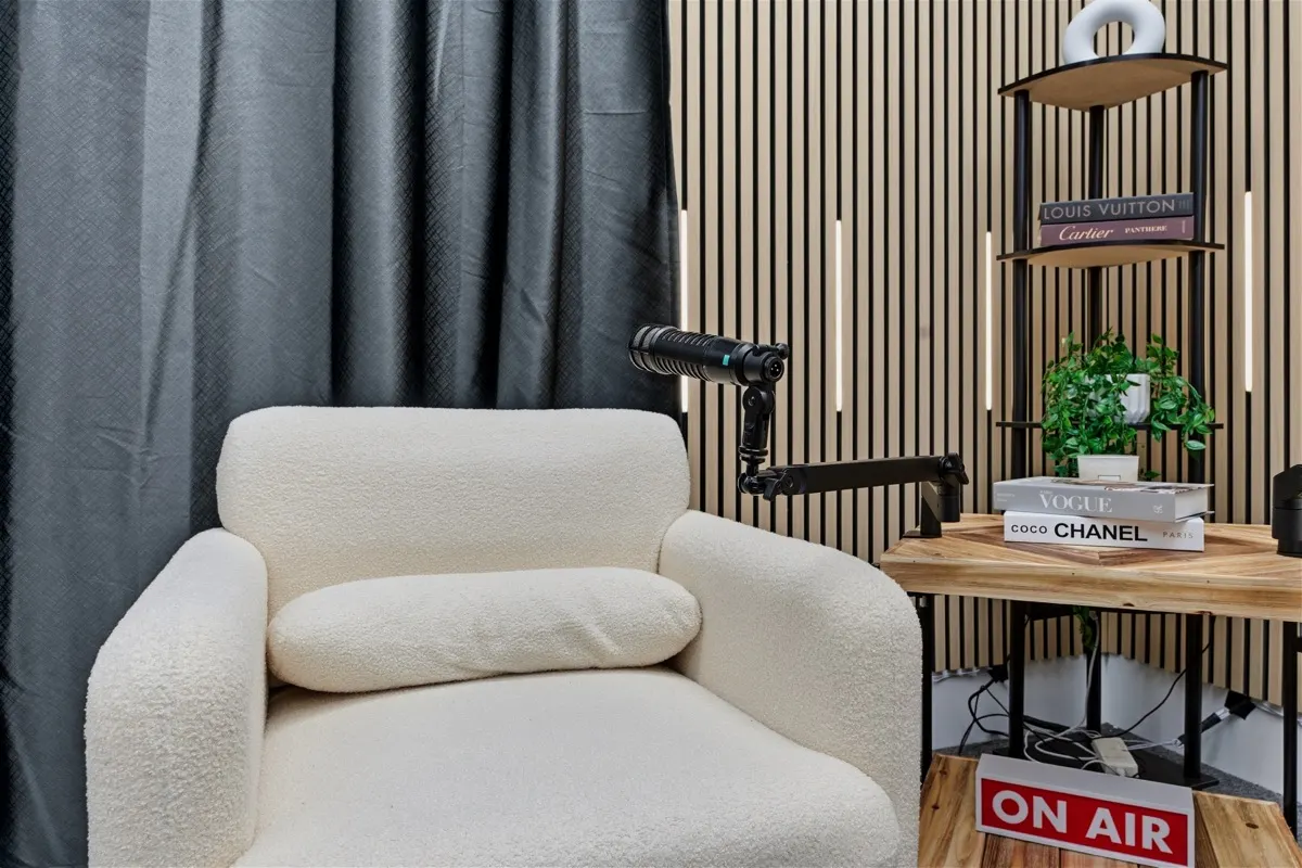 Cozy Corner 9