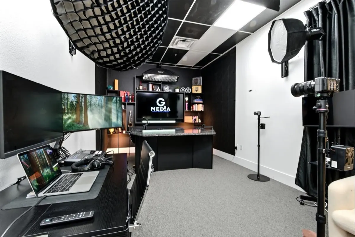 High Roller Studio 10